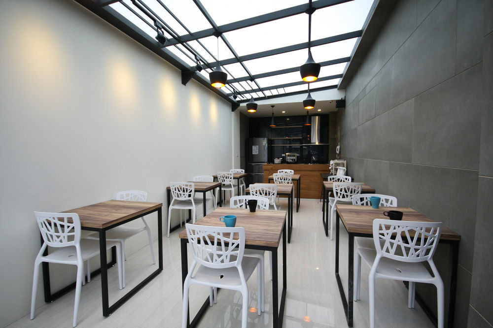 Check Inn Express Taichung Fuxing Hall 2 Exterior photo
