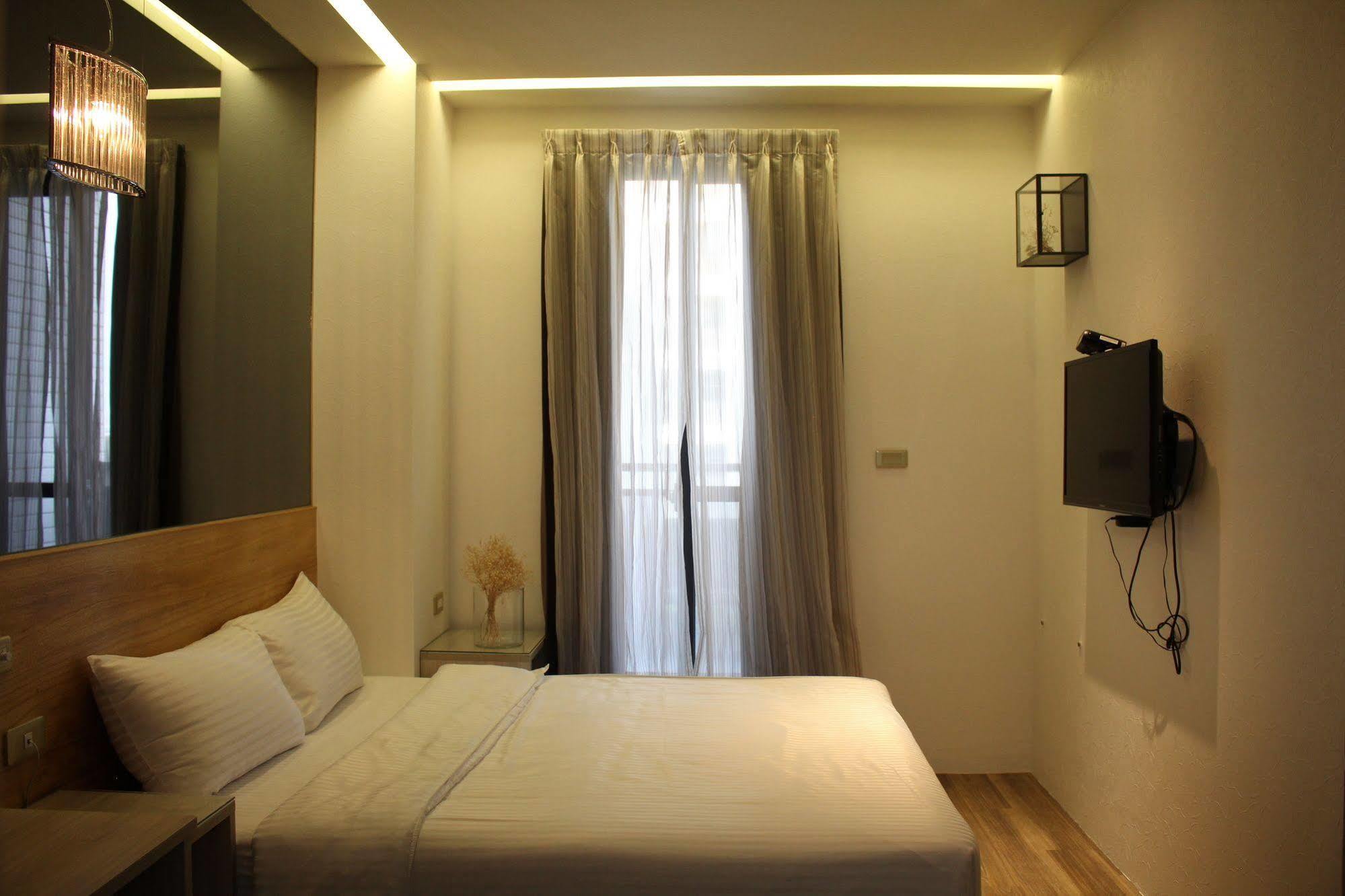 Check Inn Express Taichung Fuxing Hall 2 Exterior photo